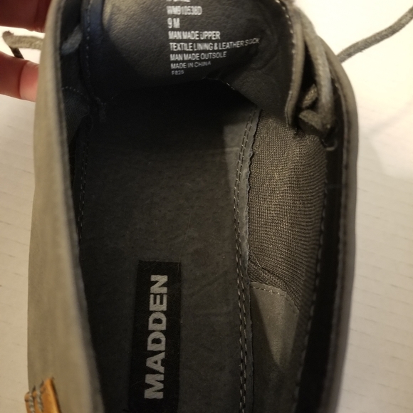 Madden Men's Dane Suede Chukka Boot - Picture 7 of 7